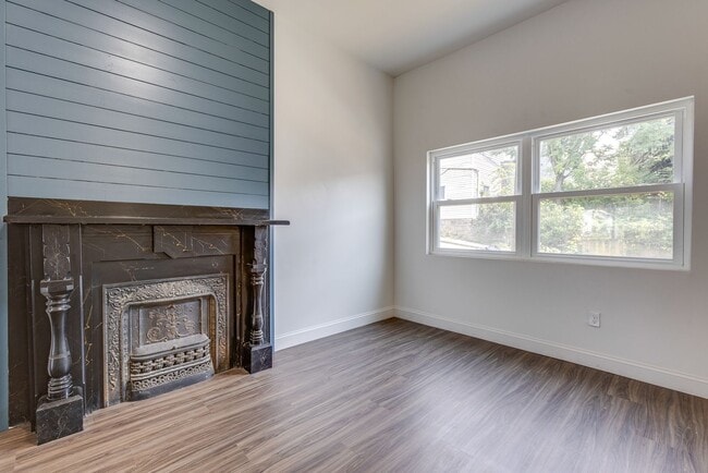 Building Photo - 19 Allen St