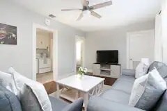 Building Photo - 1532 W Huisache Ave