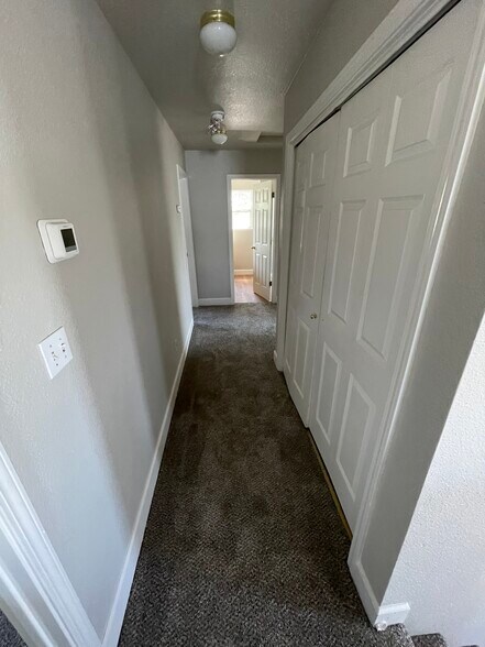 upstairs hallway - 3978 Seagull Ct
