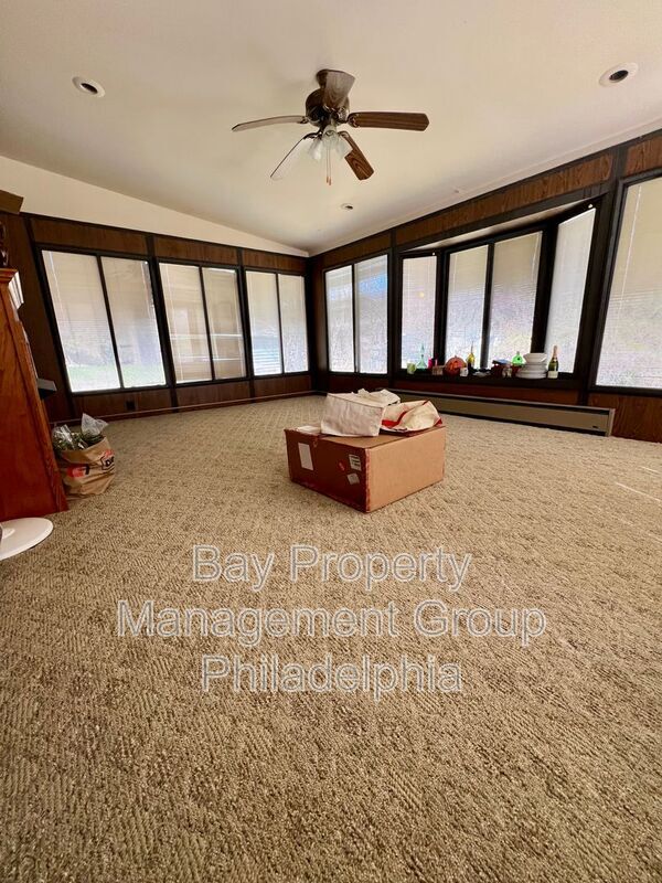 Building Photo - 303 Hedgerow Ln