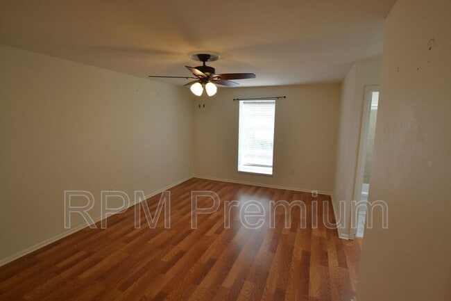 Building Photo - 1755 College Dr