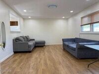 Building Photo - 442 Spring St