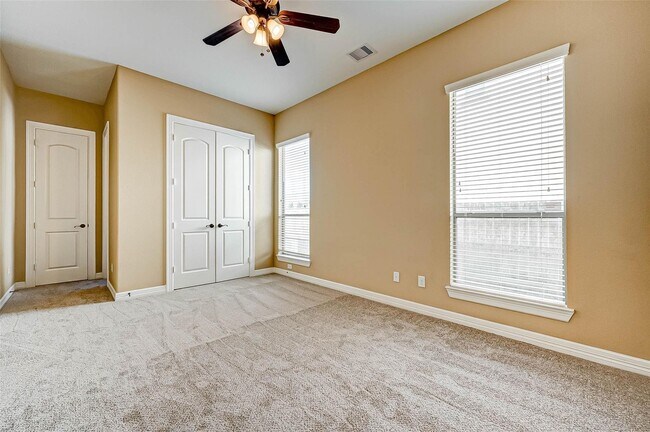 Building Photo - 2914 Cotswold Lane