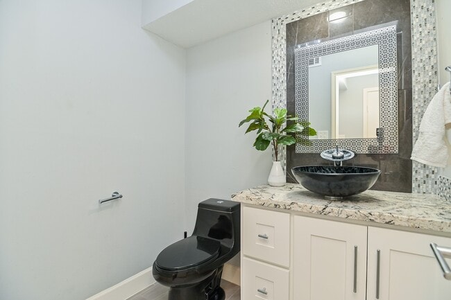 Building Photo - 12800 Briar Forest Dr