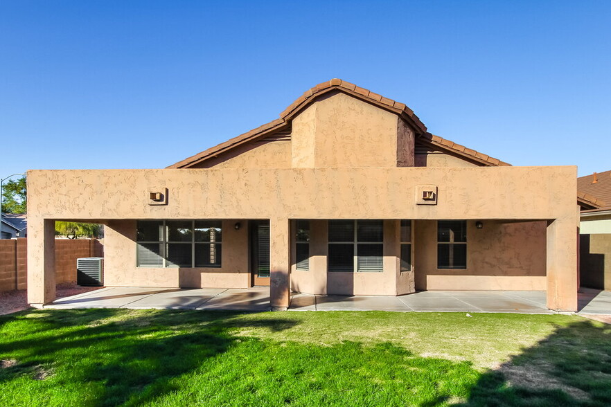 Building Photo - 6525 W Behrend Dr