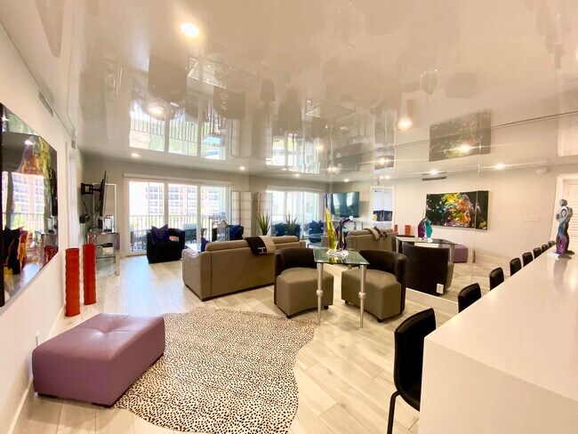 Building Photo - 2871 N Ocean Blvd