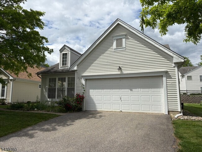 Building Photo - 37 Stafford Ln