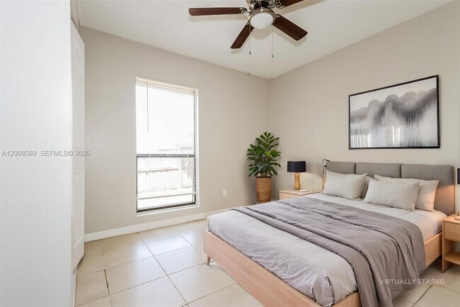 Building Photo - 438 SE Streamlet Ave