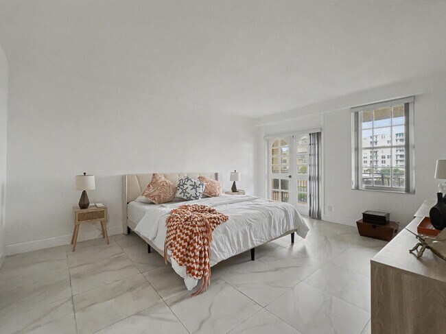 Building Photo - 3475 S Ocean Blvd