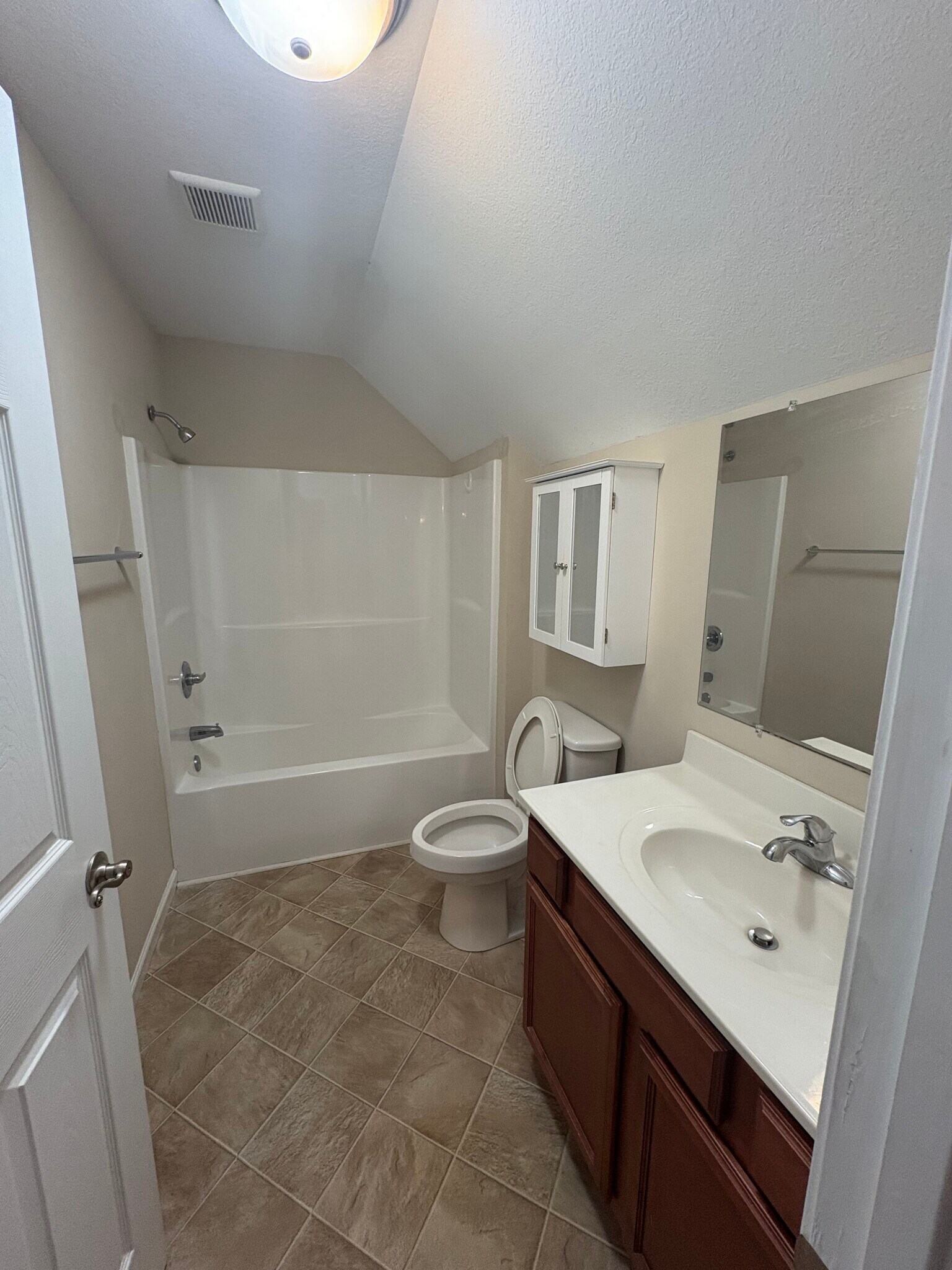 Building Photo - 2108 Pleasant View Dr