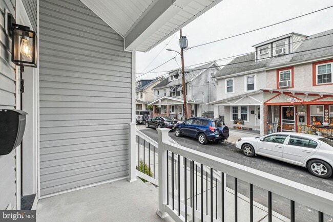 Building Photo - 153 Morgan St