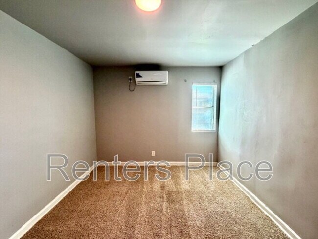 Building Photo - 2915 E Easton St