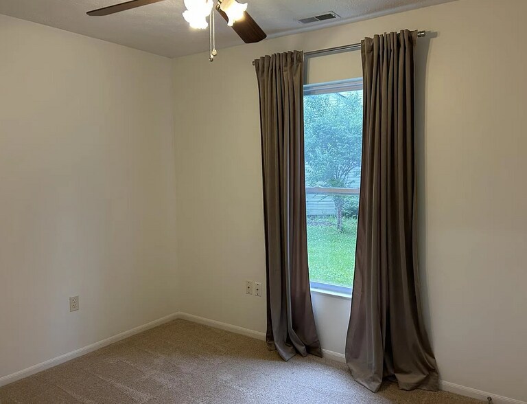 Building Photo - 573 Hearthstone Ct