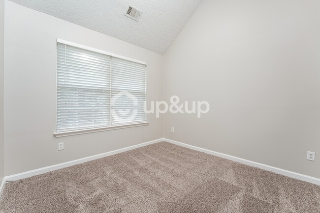 Building Photo - Fantastic 5bd/2.5ba home! Coming soon!