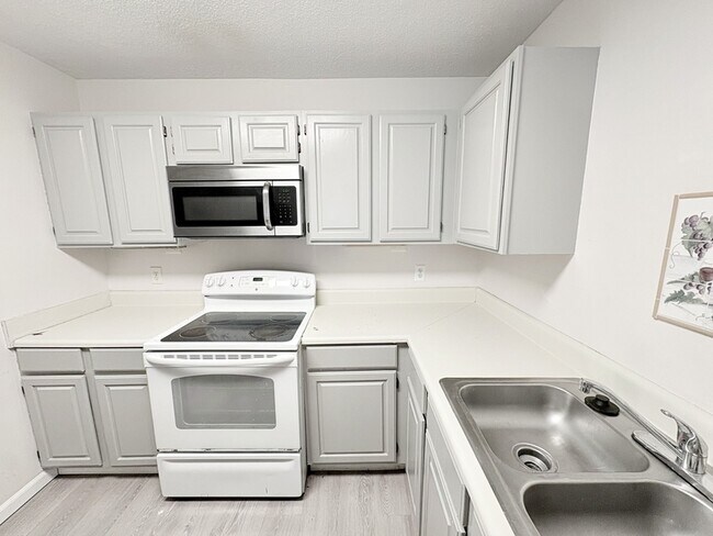 Building Photo - 103 Northlake Dr