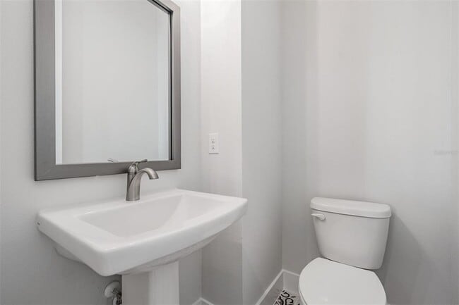 Building Photo - 6605 N Nebraska Ave