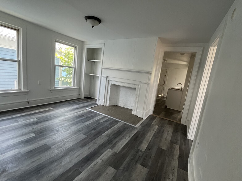 Living Room - 20 Livingston St