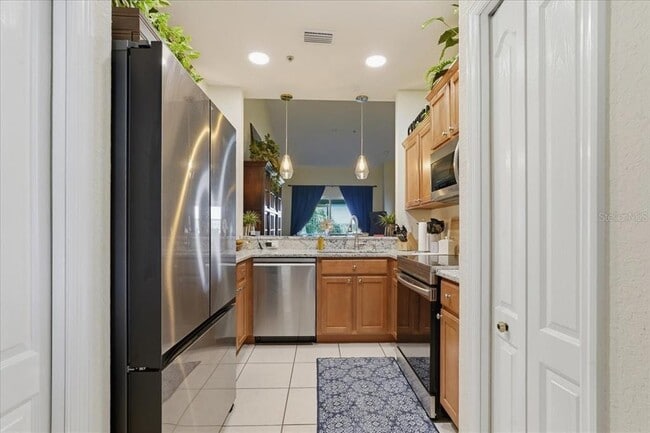 Building Photo - 819 Fairwaycove Ln