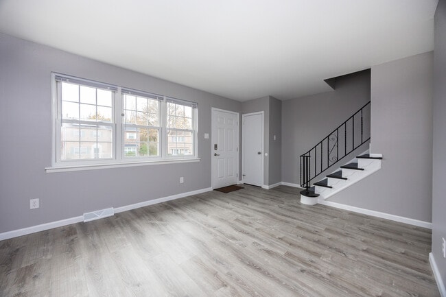 Building Photo - 1114 Bayless Pl