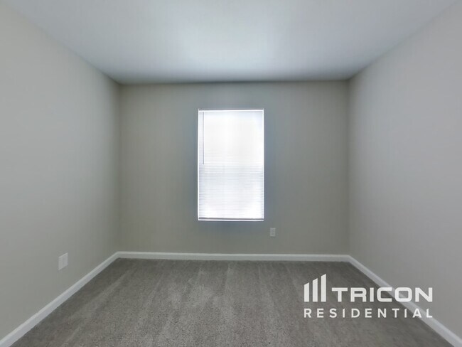 Building Photo - 2488 Shadow Bend Dr