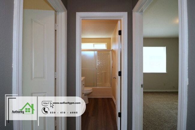 Building Photo - 1729 Marigold Way