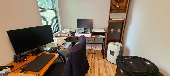 Building Photo - Short-Term Rental - Less than 10mins from ...