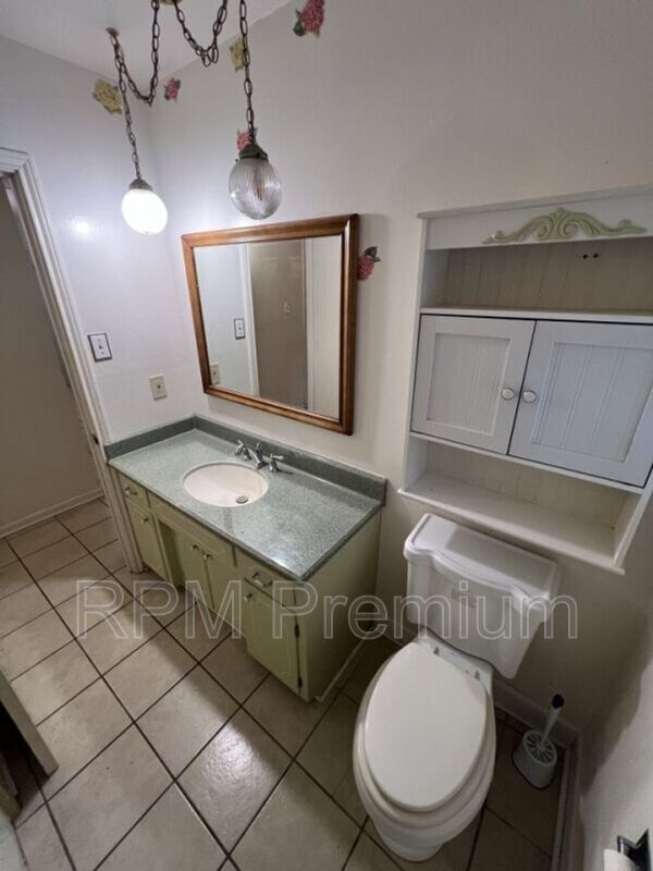 Building Photo - 8823 Cefalu Dr