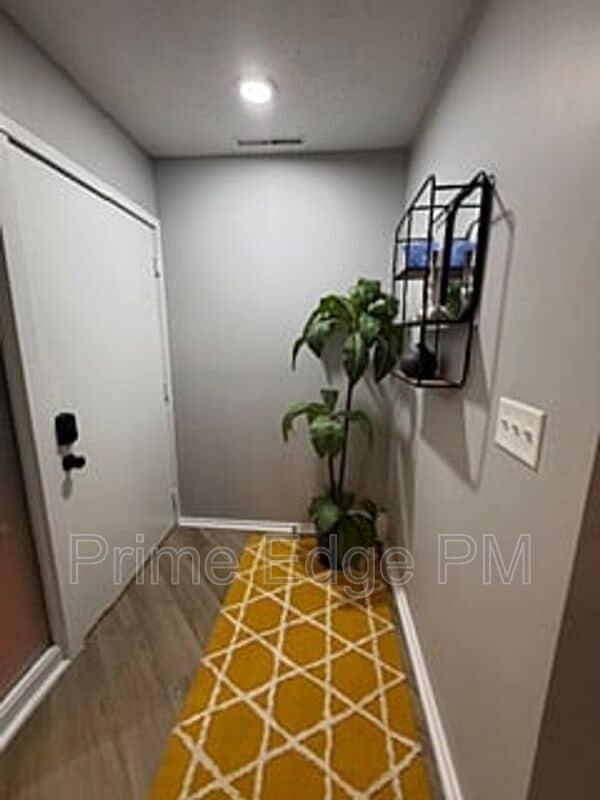 Building Photo - 1801 Ridgehaven Ct