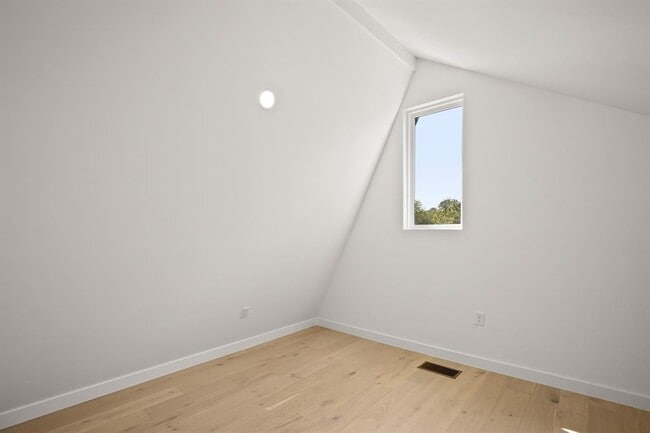 Building Photo - 1714 Woodland Ave
