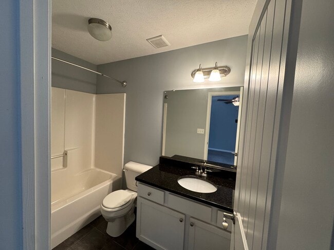 Building Photo - Beautiful 3Bedroom/3Bath Town-Home