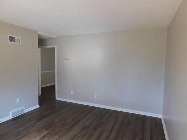 Building Photo - 1760 Northfield Dr