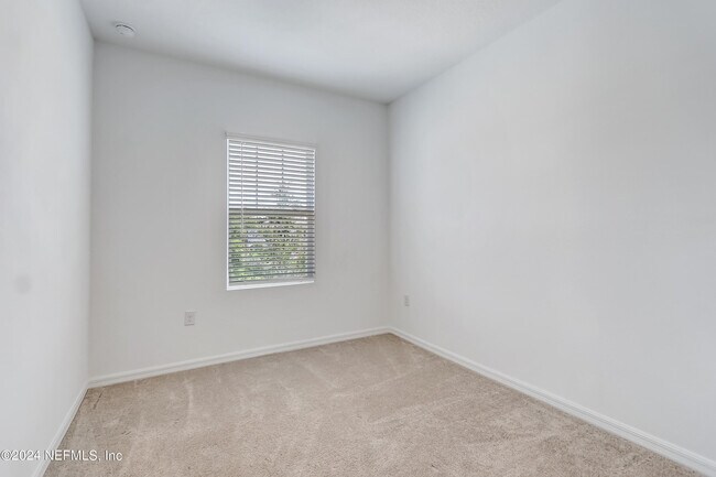 Building Photo - 280 Anthony Dr