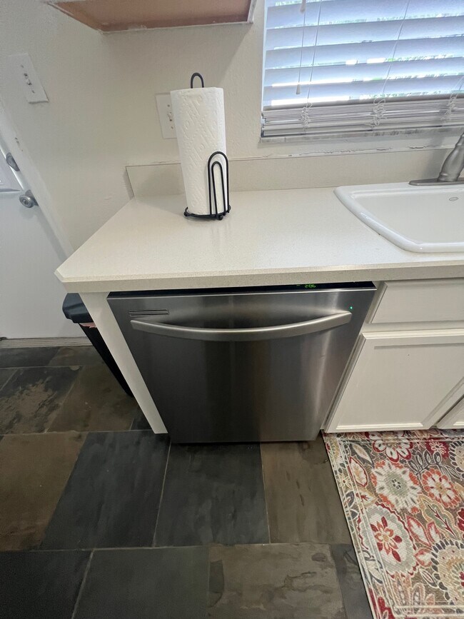 Building Photo - 13536 Embassy Park Ct