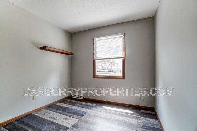 Building Photo - 3164 Kylemore Rd