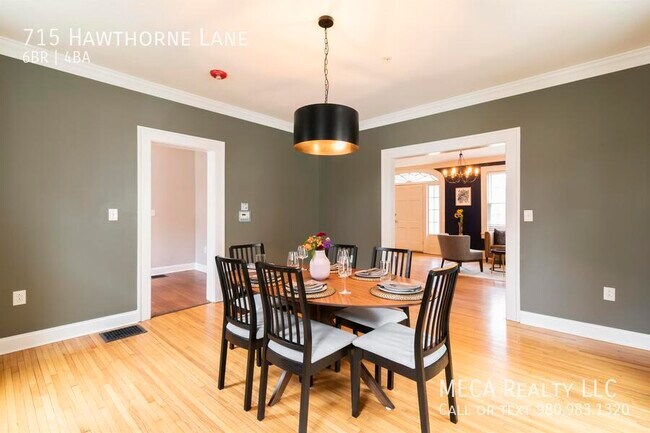 Building Photo - 715 Hawthorne Ln