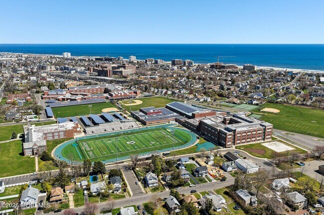 Building Photo - 15 Woolley Ave