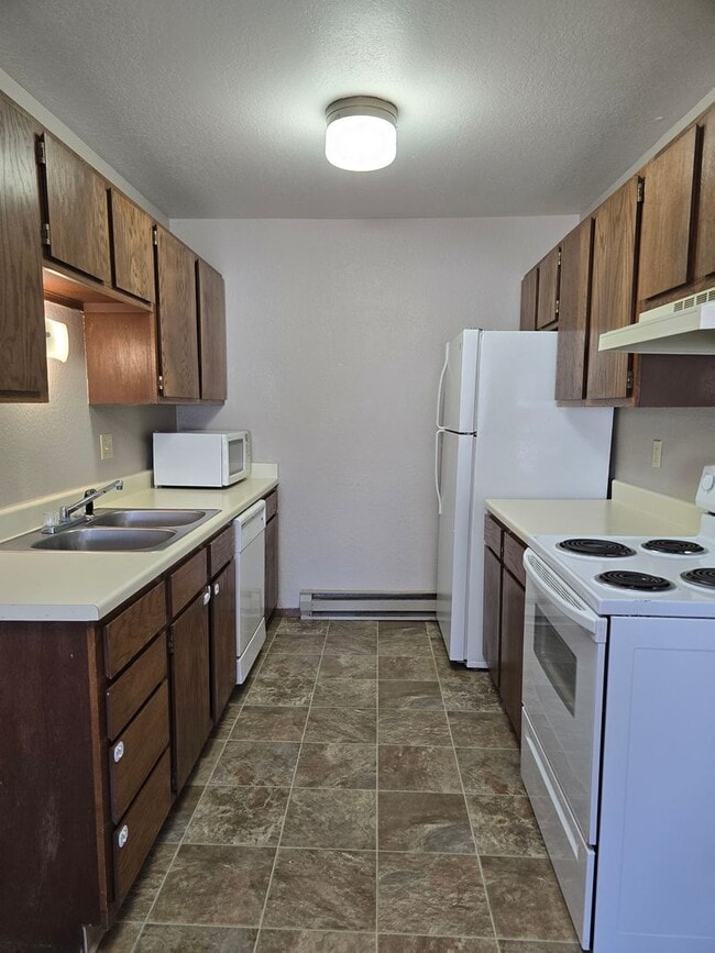 Building Photo - 2411 S McKinley St