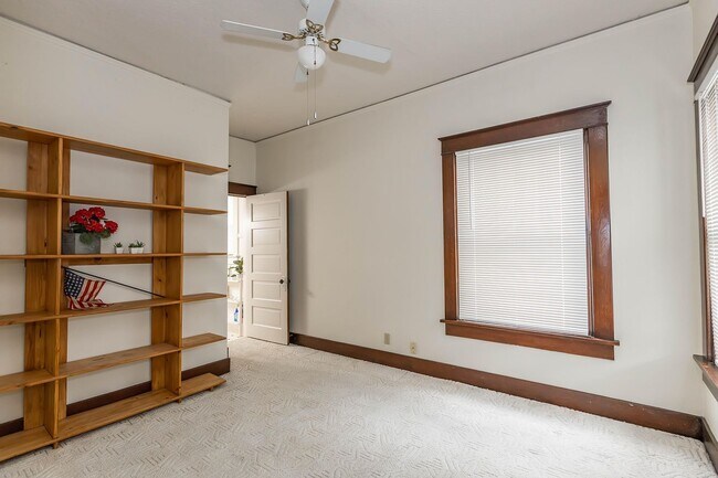 Building Photo - Charming Home - Close to Fort Riley