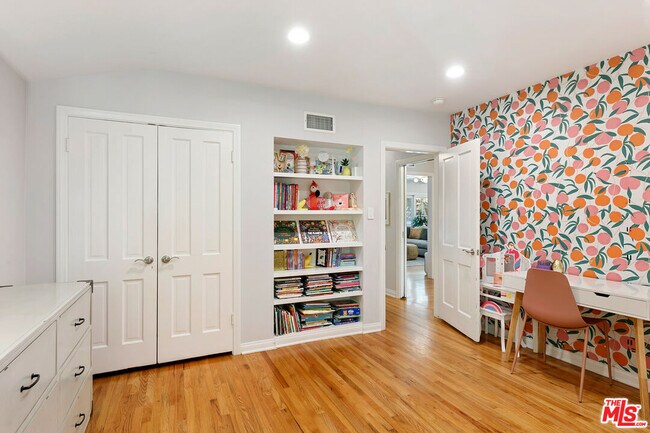 Building Photo - 3644 Goodland Ave