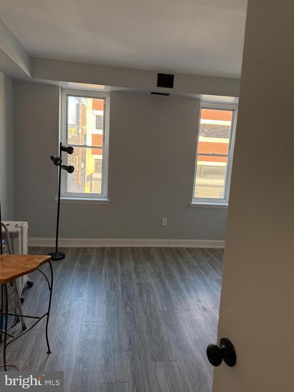 Building Photo - 1048 South St