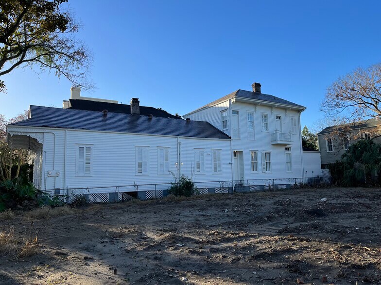 Building Photo - 1228 7th St