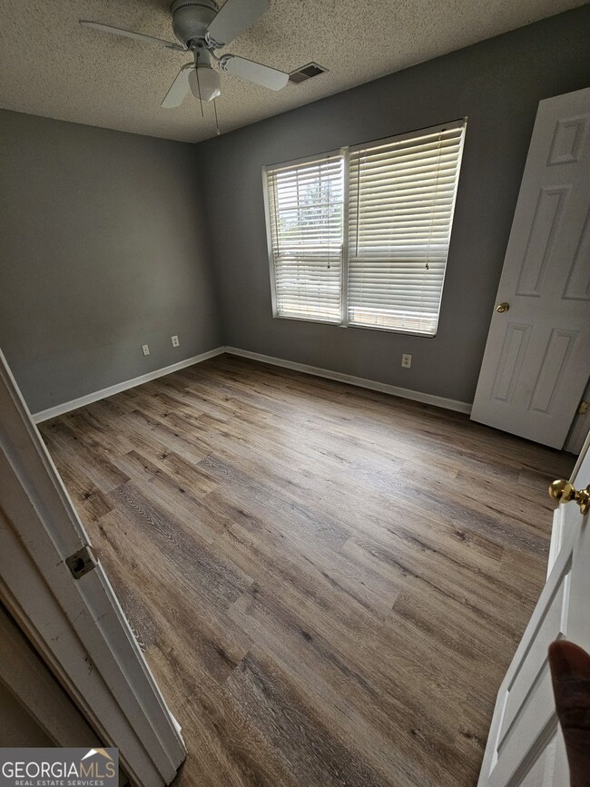 Building Photo - 1406 Flanagan Mill Dr