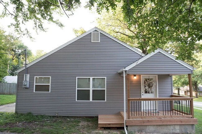 Primary Photo - 5944 Nall Ave