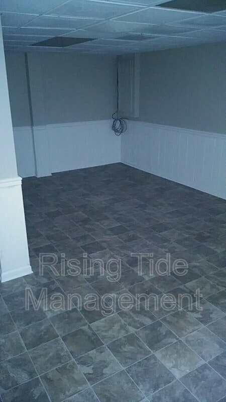 Building Photo - 3130 Sleepy Hollow Dr