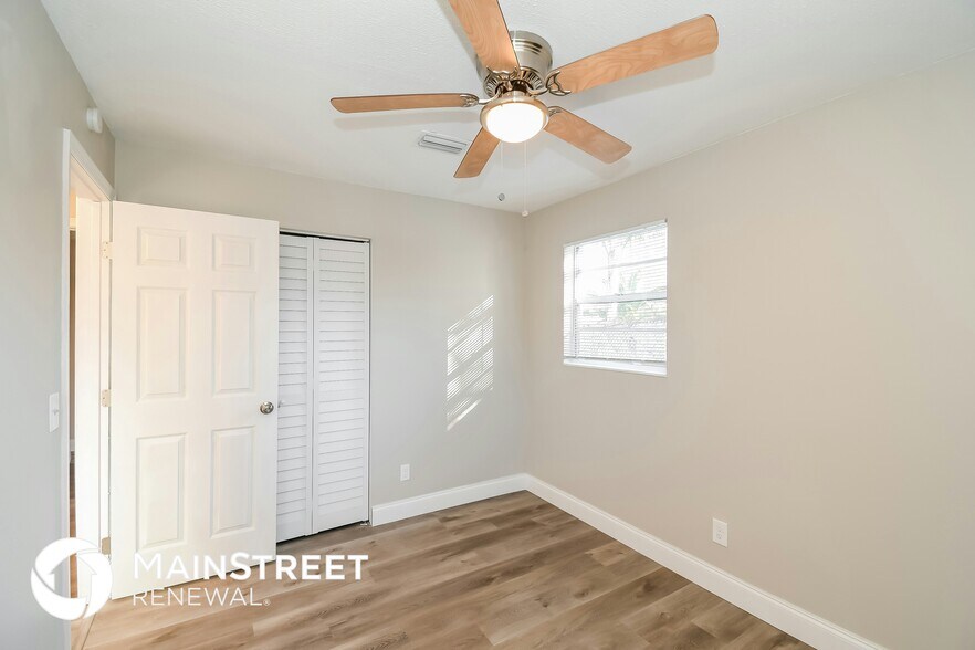 Building Photo - 9436 Gisborne Dr