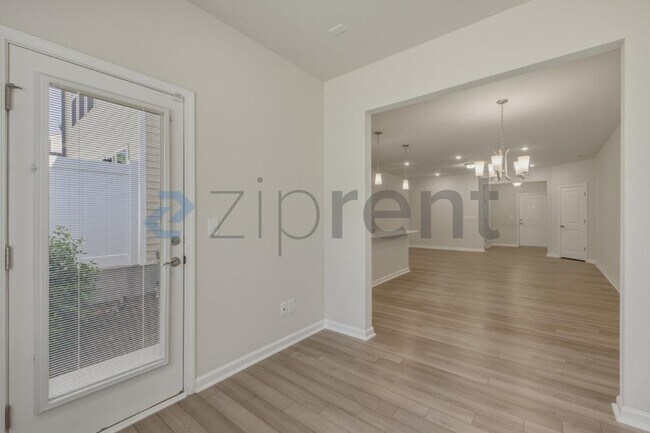 Building Photo - 1015 Badlands St