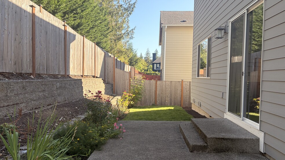 Building Photo - 26412 203rd Ave SE