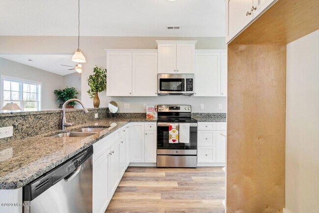 Building Photo - 202 Garland Shores Dr