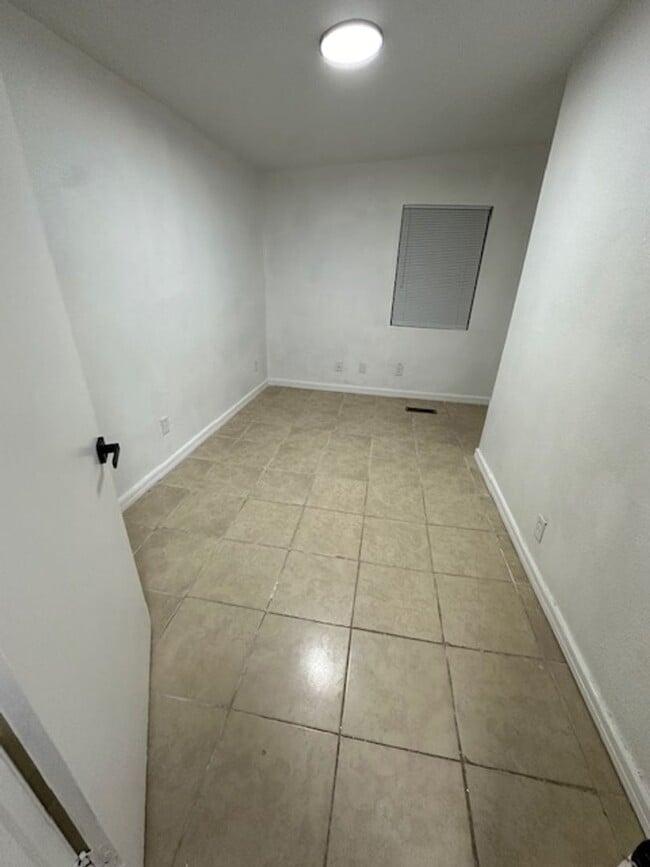 Building Photo - JP - Early