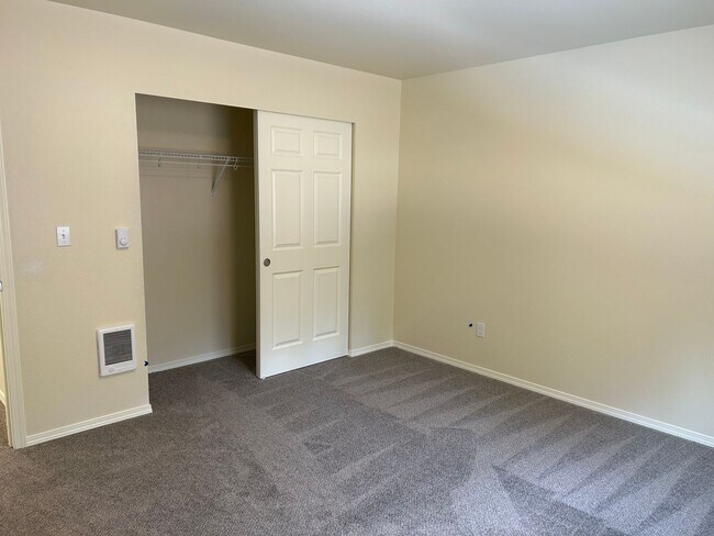Building Photo - Brand New Home